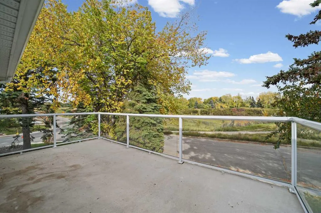 60 Silverview Way NW