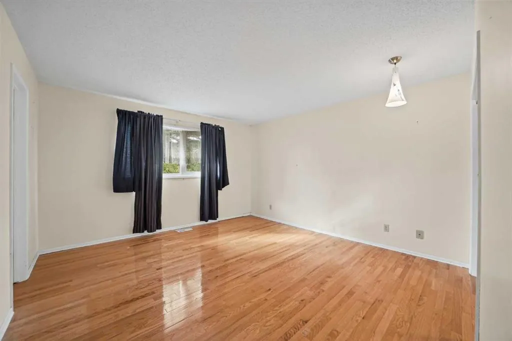 60 Silverview Way NW