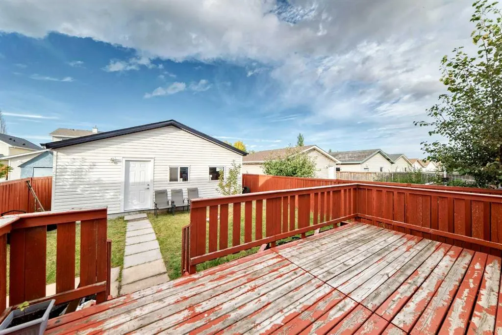 380 Taradale Drive NE