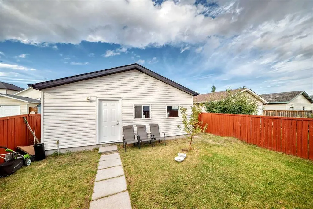 380 Taradale Drive NE