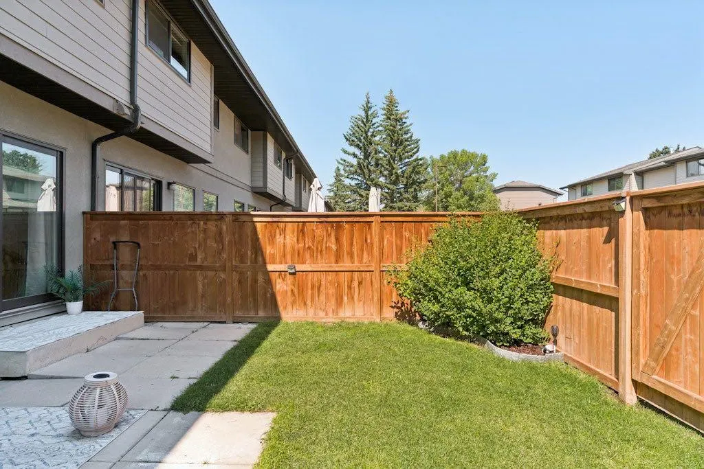 5019 46 Avenue SW #9