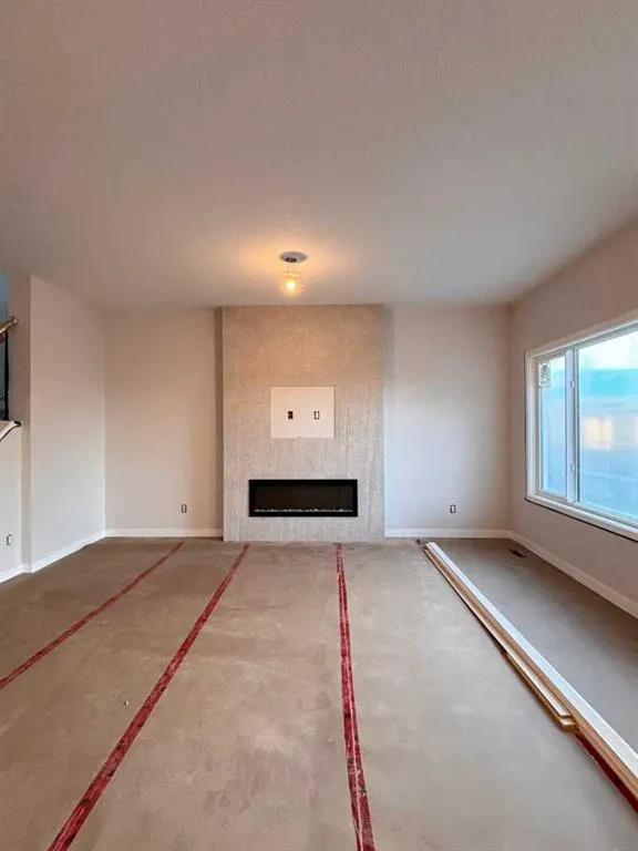 147 Vantage Crescent SW