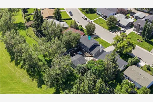20 Mapleglade Close SE