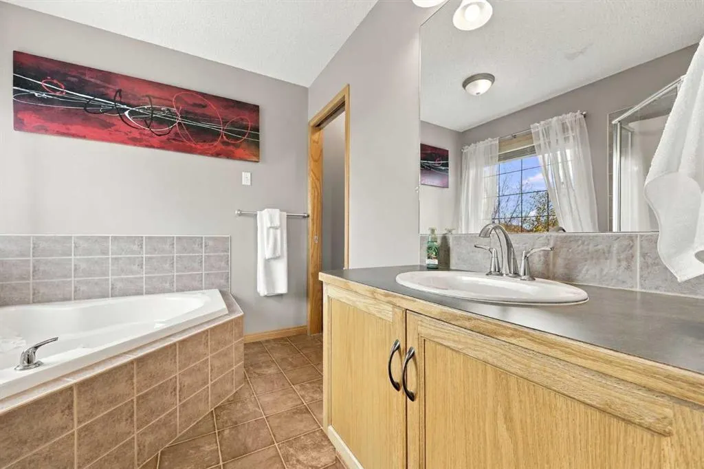2 Cimarron Grove Bay