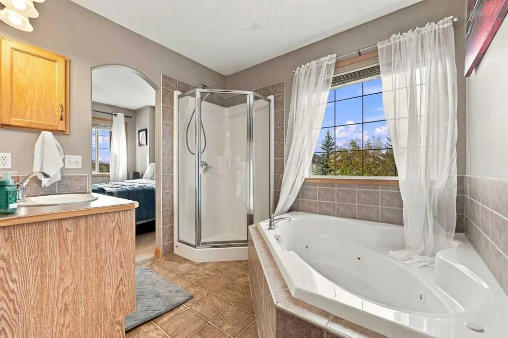 2 Cimarron Grove Bay