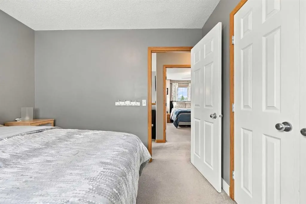 2 Cimarron Grove Bay