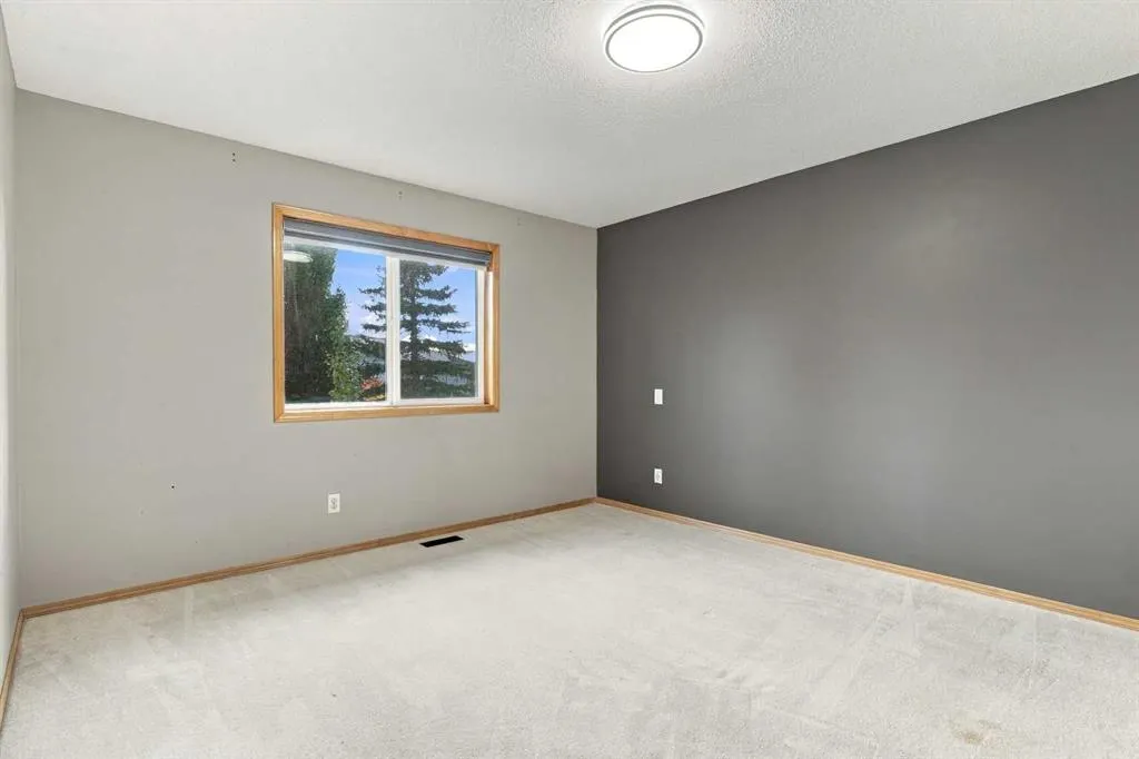 209 Tuscany Ravine Road NW