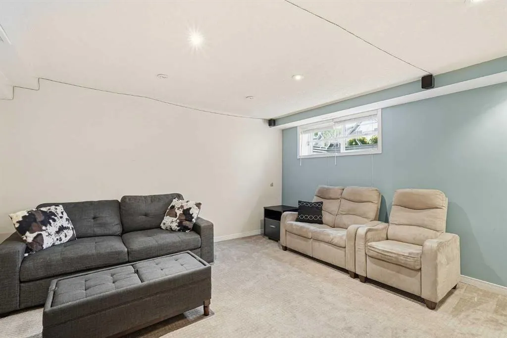 71 Elgin Meadows Garden SE