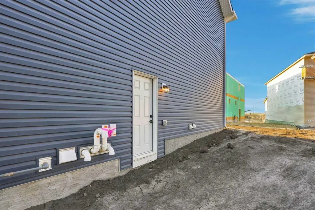 142 Carringwood Terrace NW