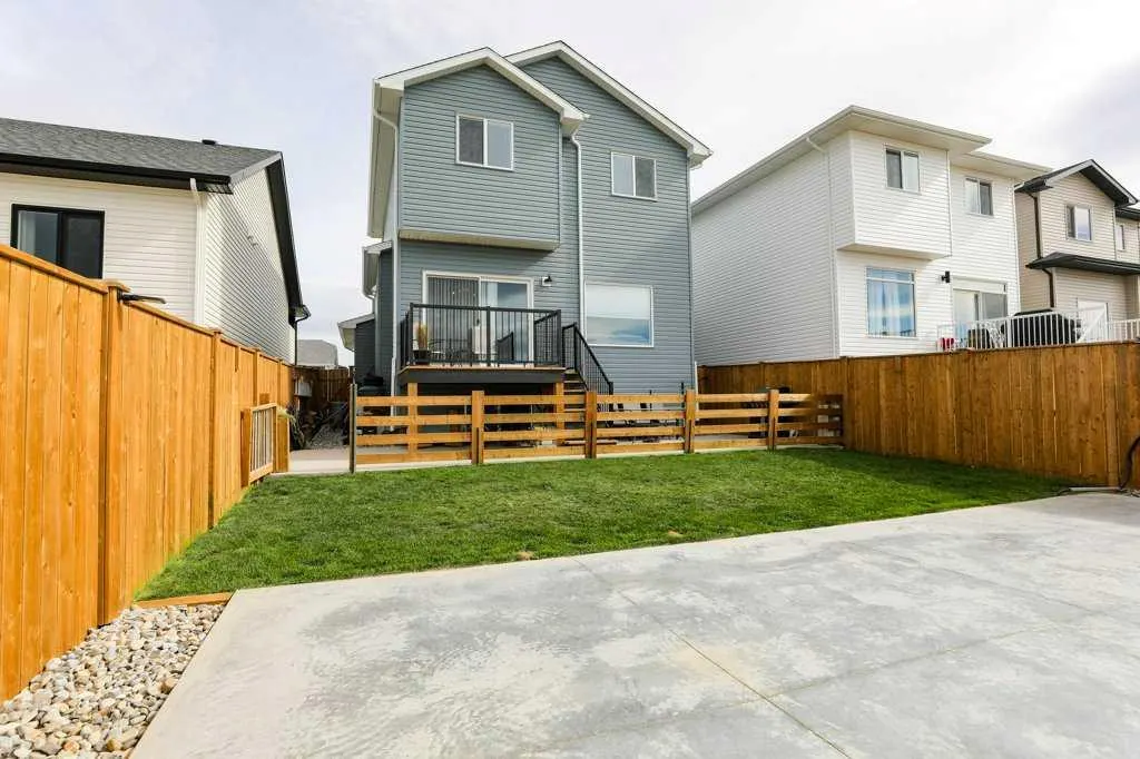 182 Caribou Bend N