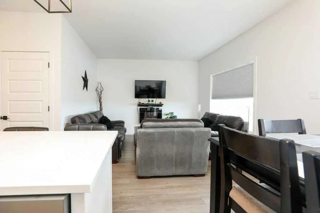 182 Caribou Bend N