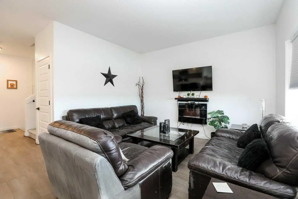 182 Caribou Bend N