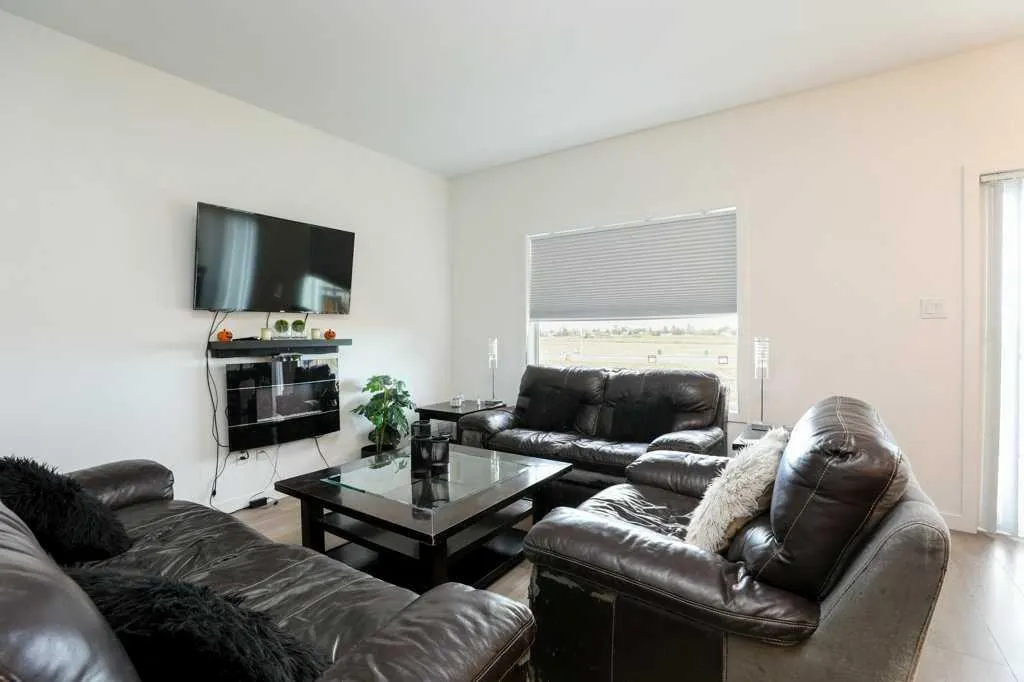 182 Caribou Bend N