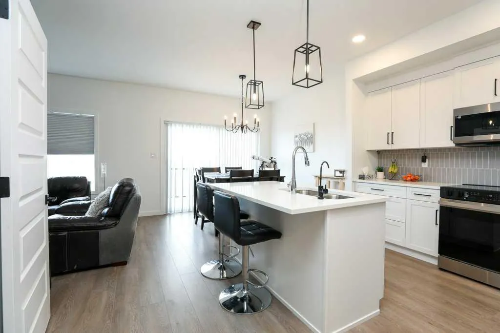 182 Caribou Bend N