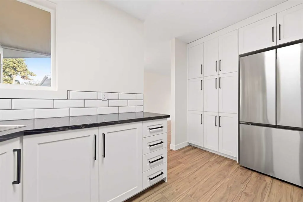 77 Selkirk Boulevard