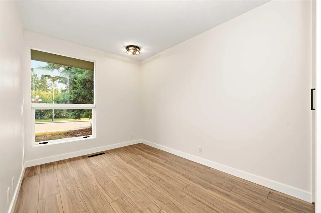 77 Selkirk Boulevard