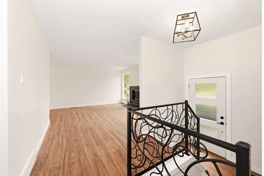 77 Selkirk Boulevard