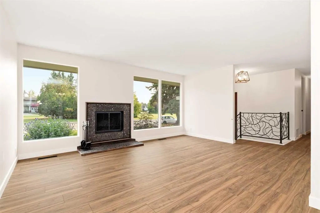 77 Selkirk Boulevard