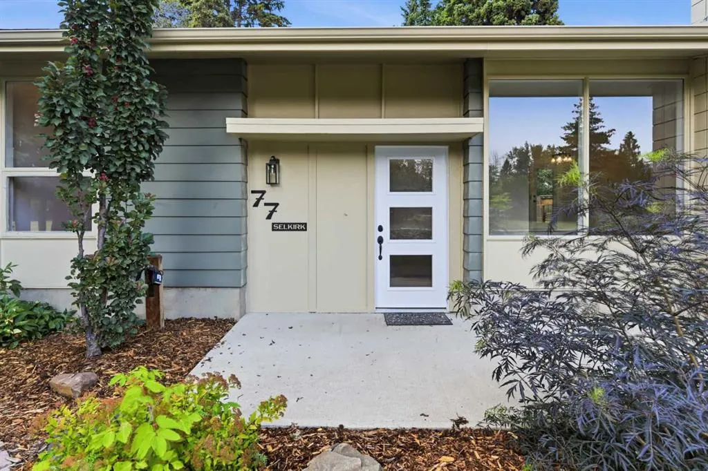77 Selkirk Boulevard