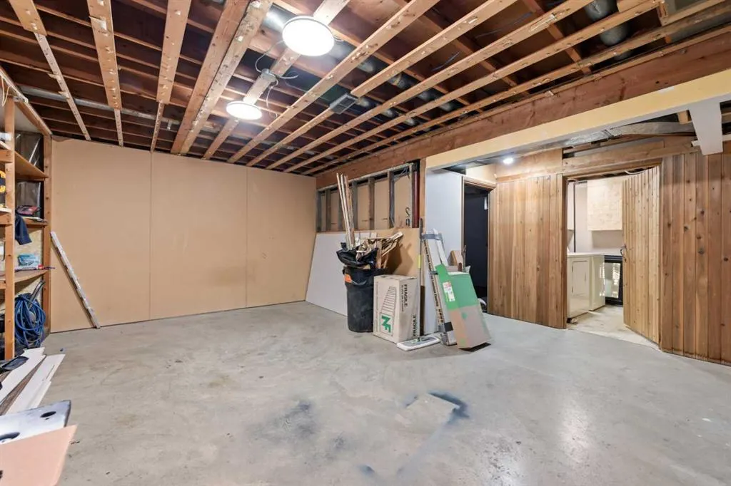 77 Selkirk Boulevard