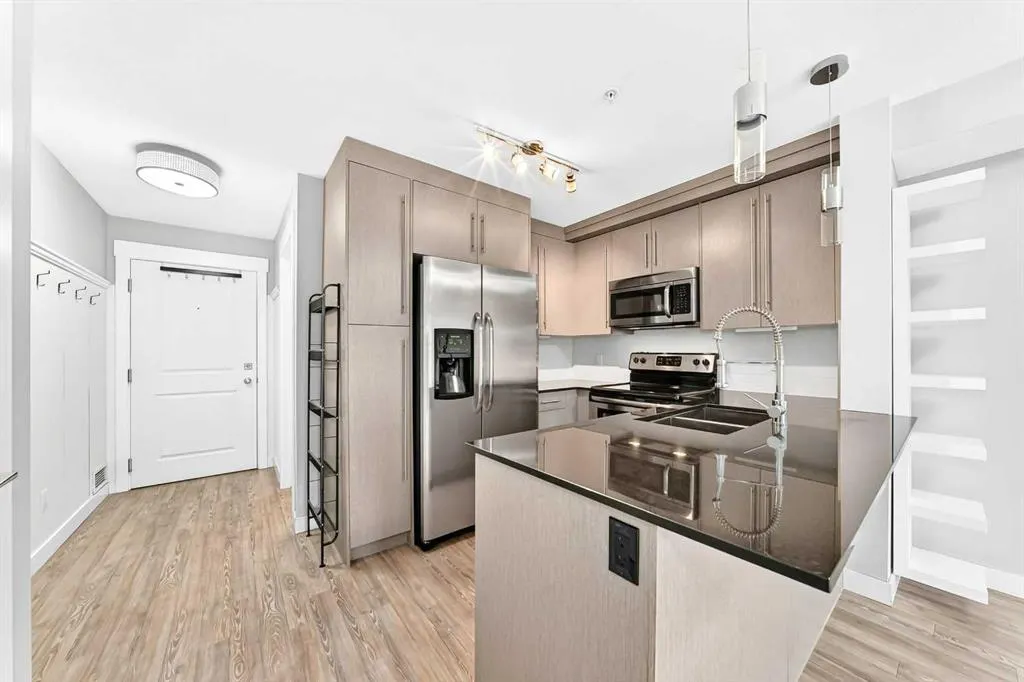 11 Mahogany Row SE #1115