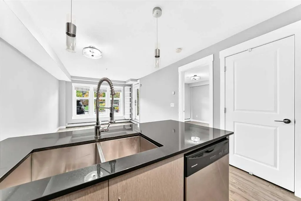 11 Mahogany Row SE #1115