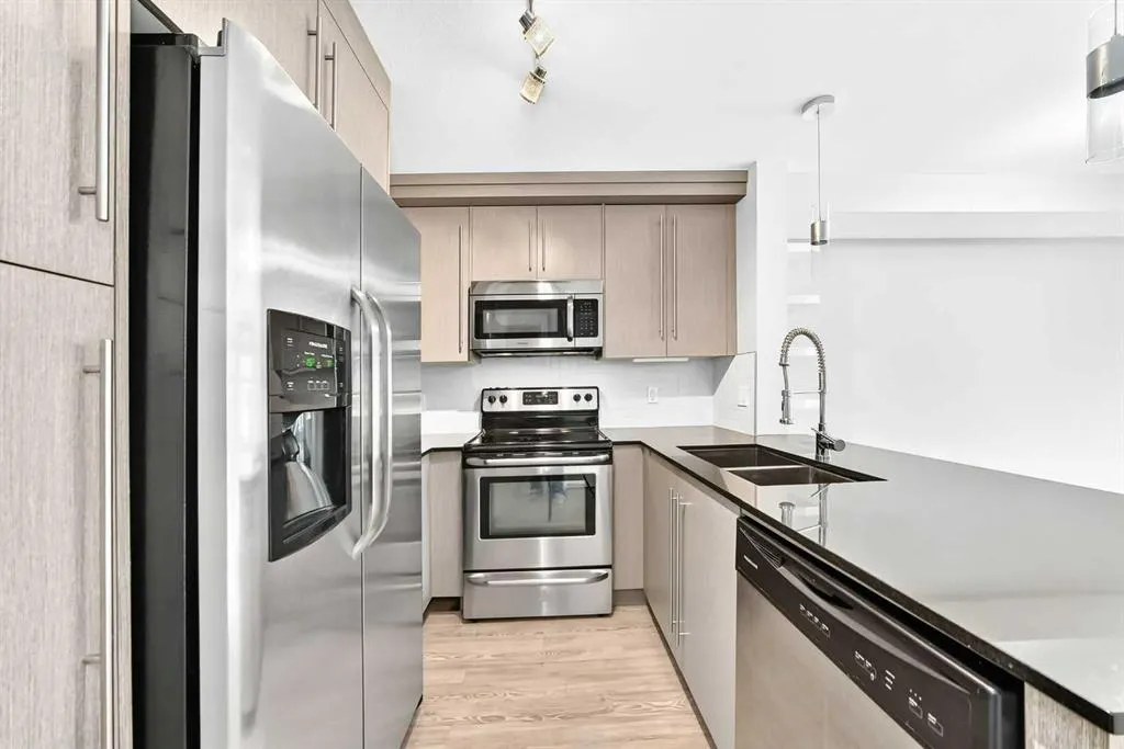 11 Mahogany Row SE #1115