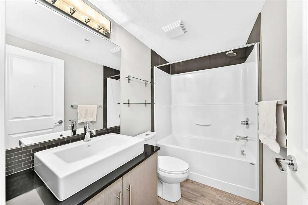11 Mahogany Row SE #1115