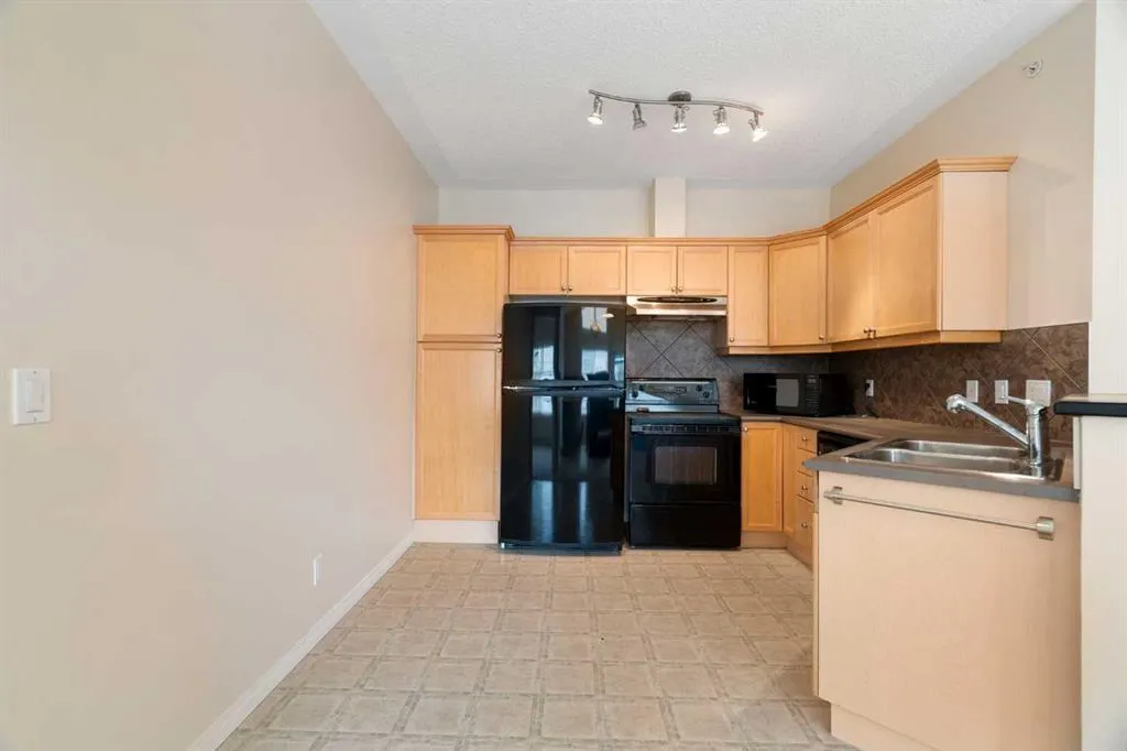369 Rocky Vista Park NW #422