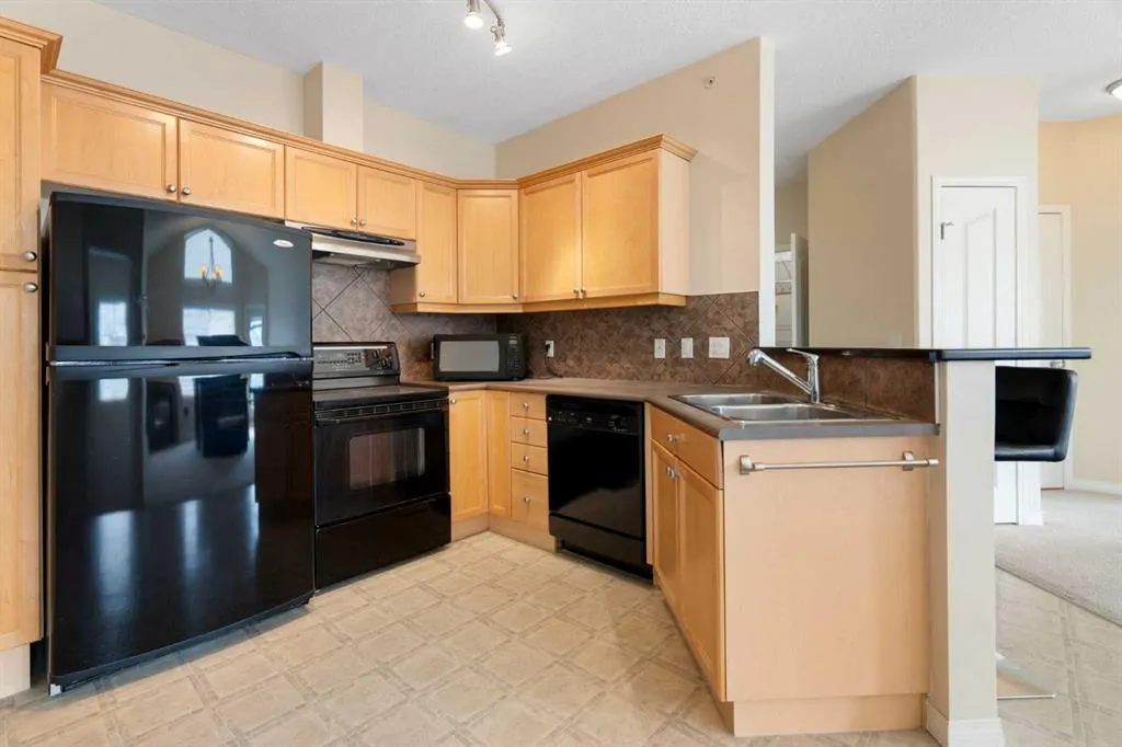 369 Rocky Vista Park NW #422