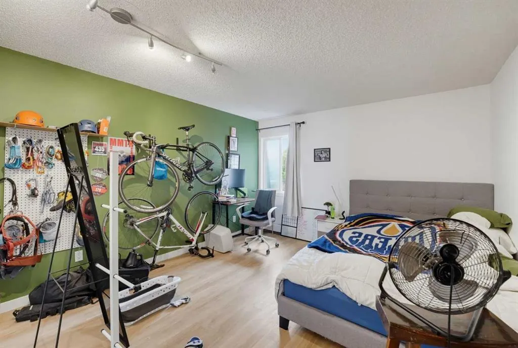 540 18 Avenue SW #405