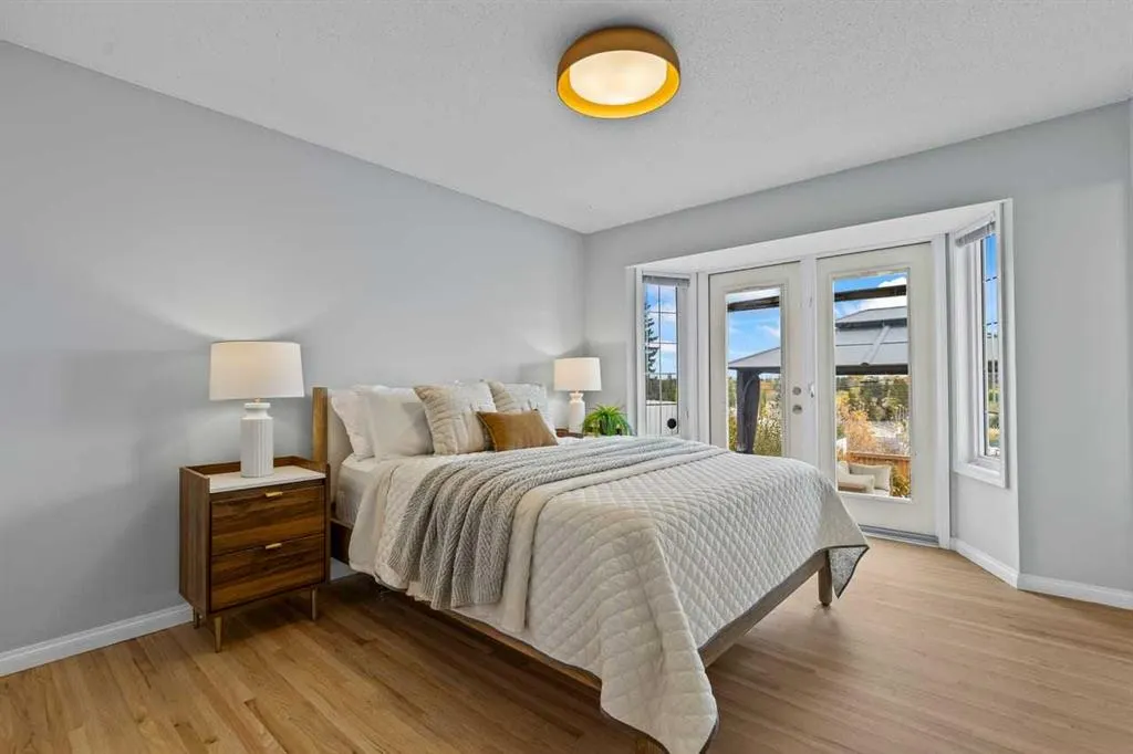 232 Lake Wapta Rise SE