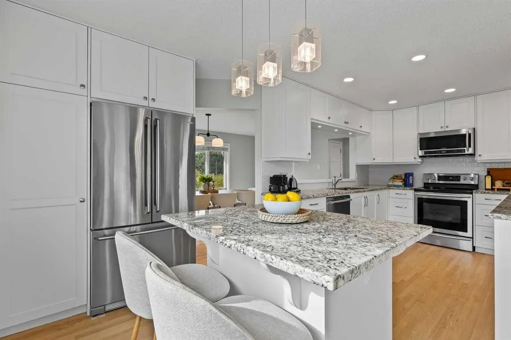 232 Lake Wapta Rise SE