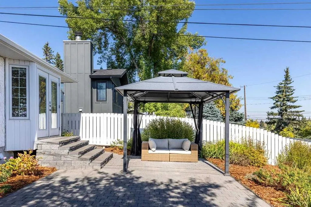 232 Lake Wapta Rise SE