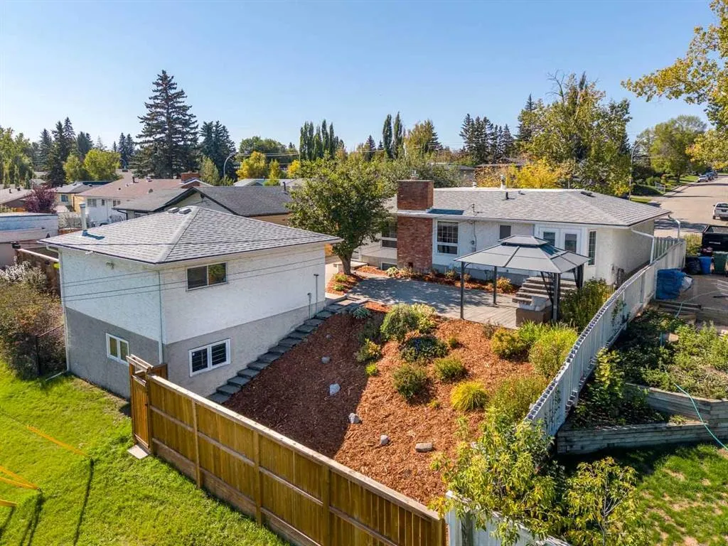 232 Lake Wapta Rise SE