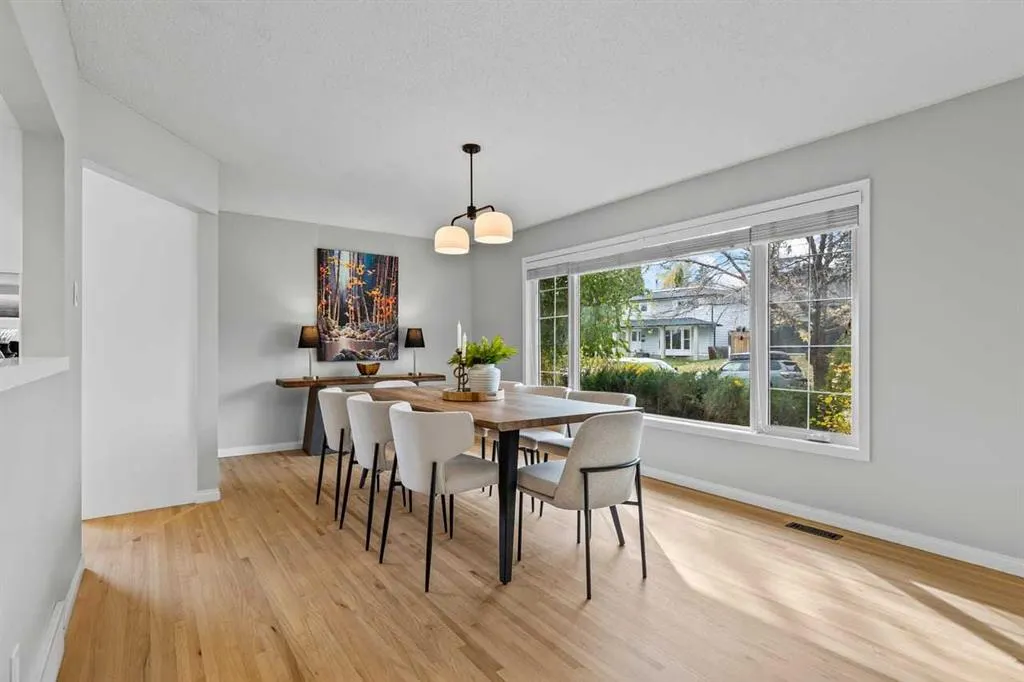 232 Lake Wapta Rise SE