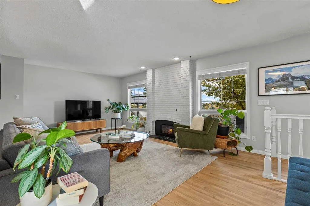 232 Lake Wapta Rise SE
