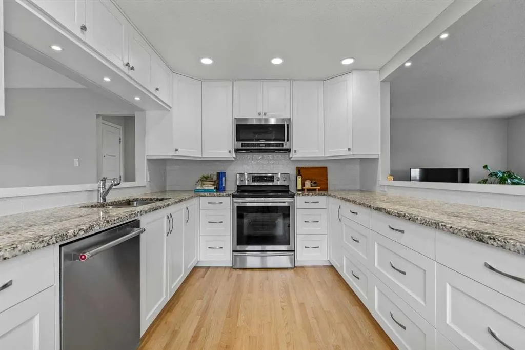 232 Lake Wapta Rise SE