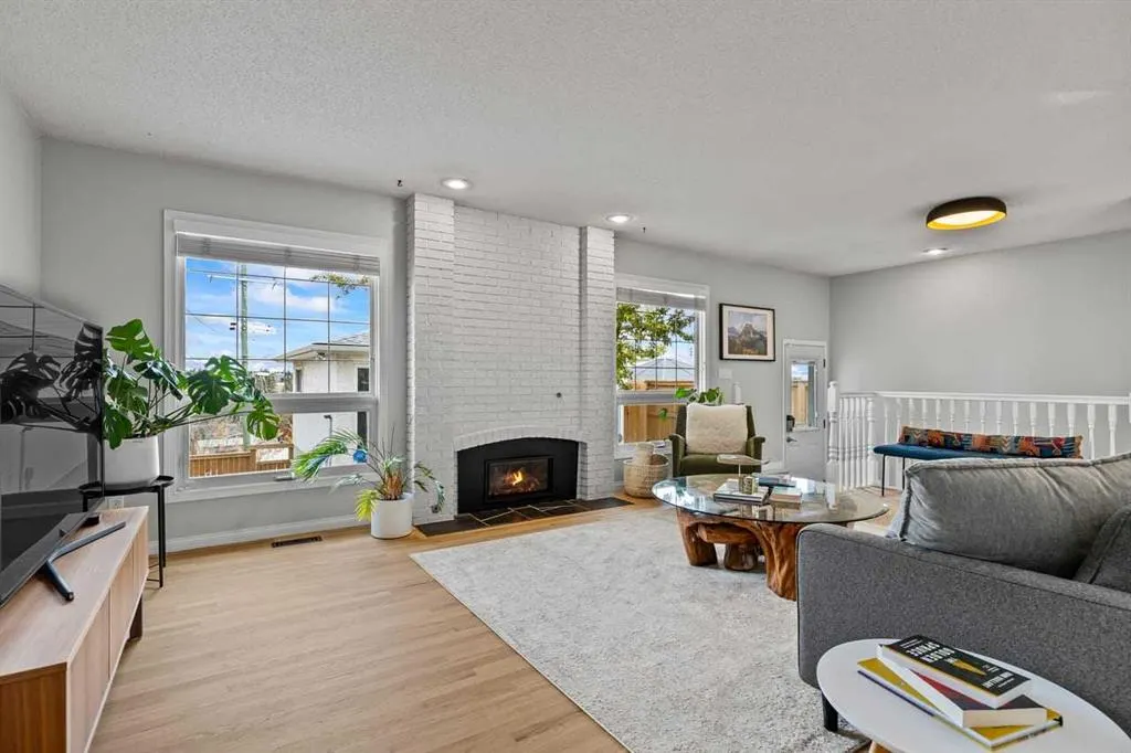 232 Lake Wapta Rise SE