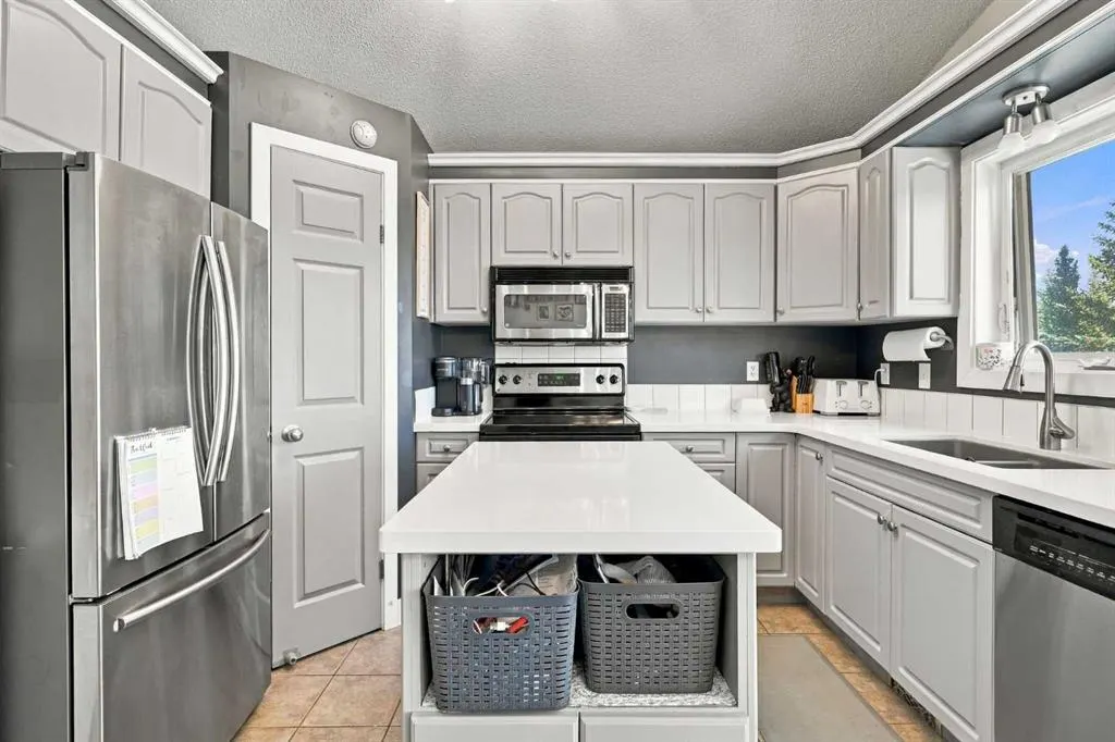 5 Riverview Court