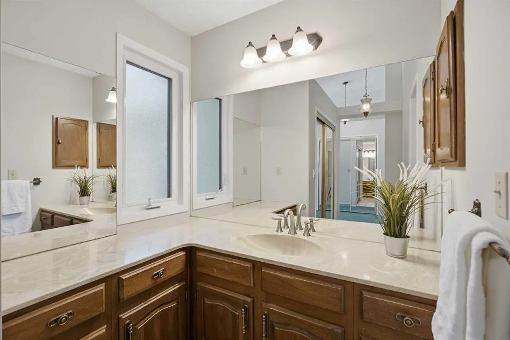20 Midpark Crescent SE #248