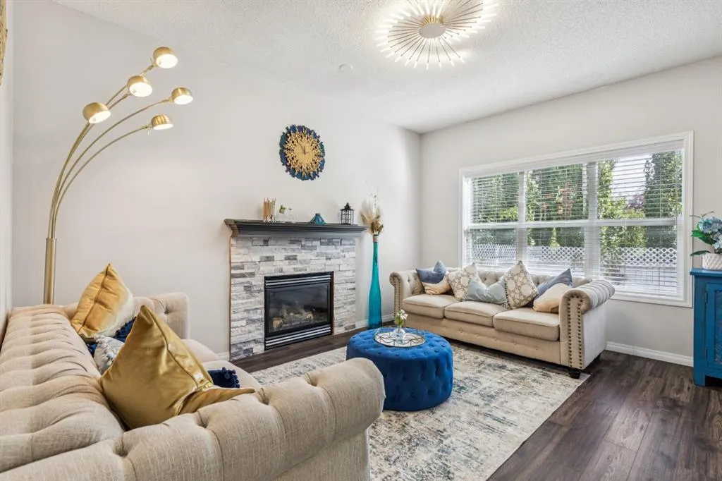 62 Cougar Plateau Way SW