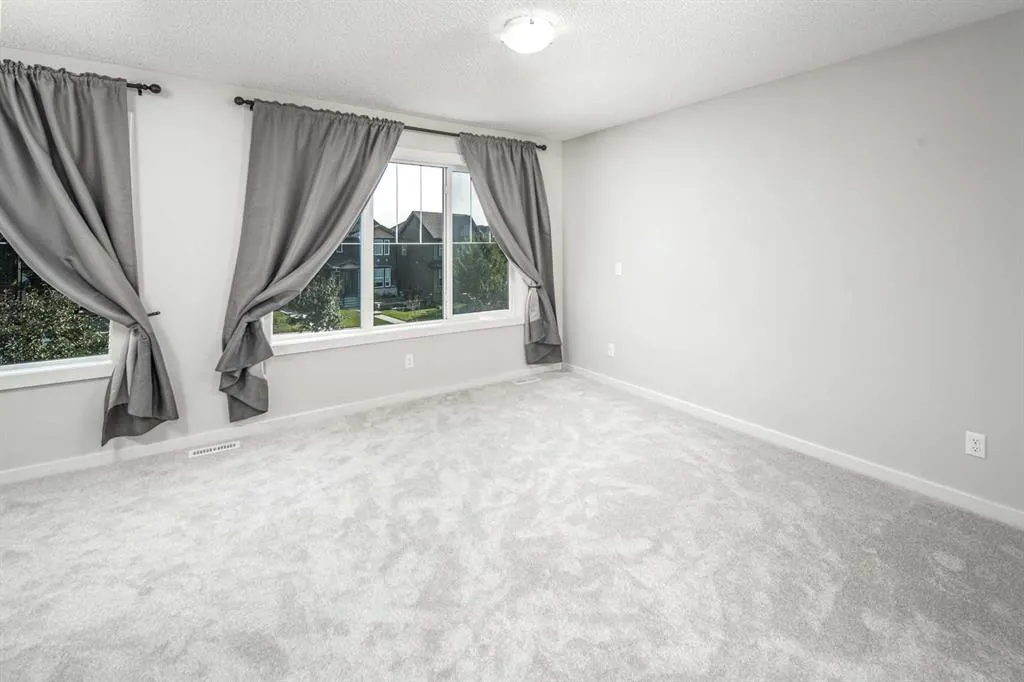 25 Marquis Place SE