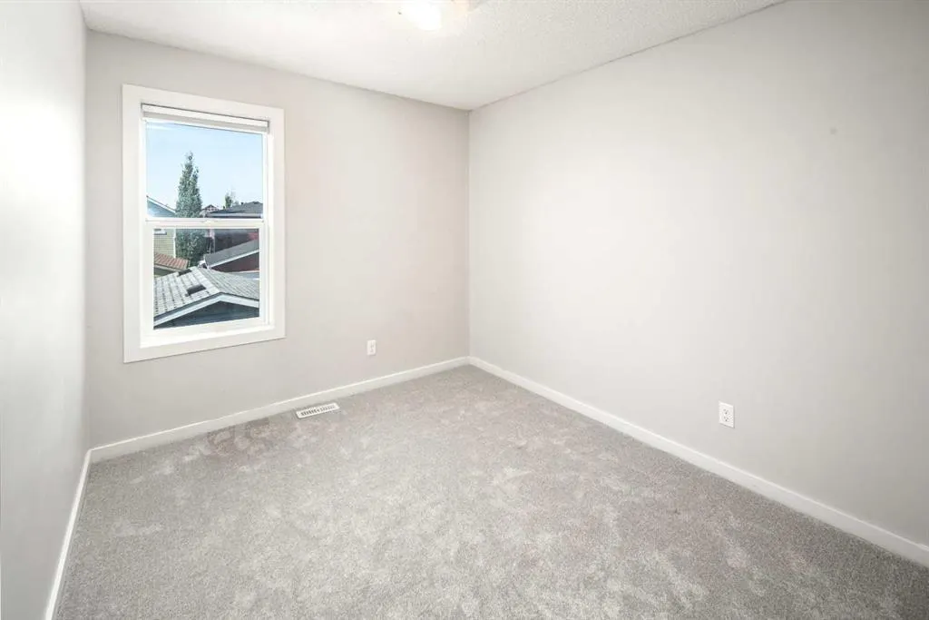 25 Marquis Place SE