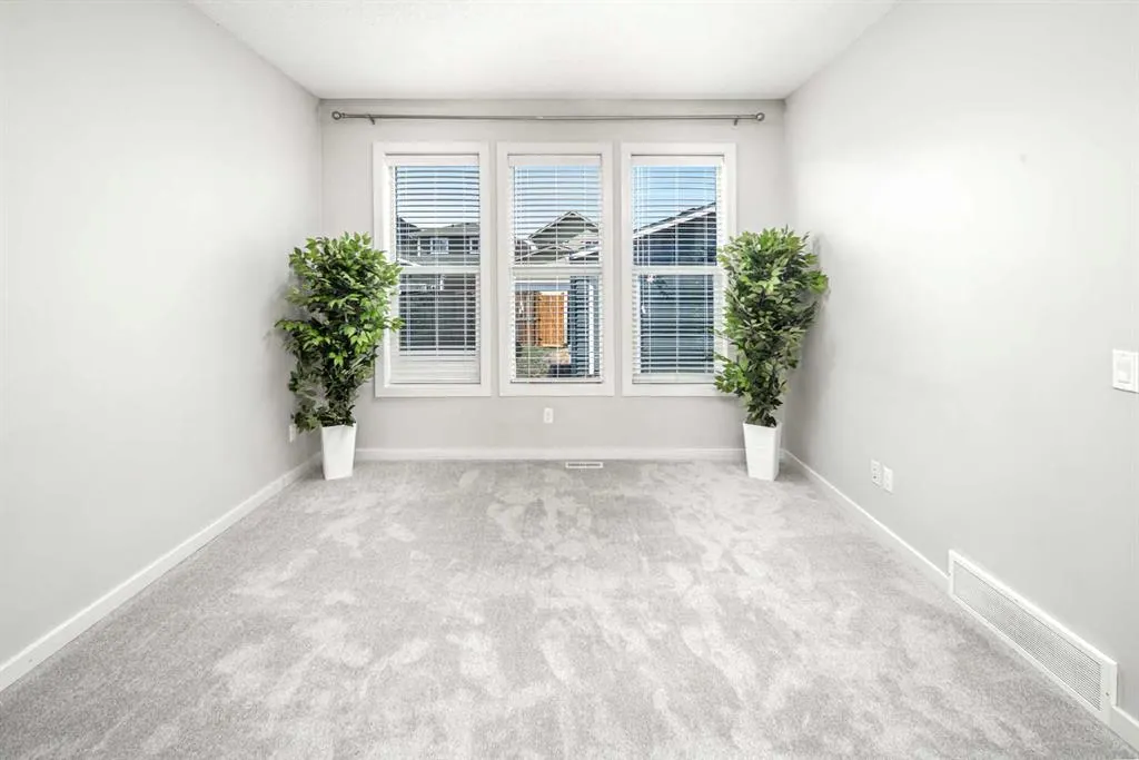 25 Marquis Place SE