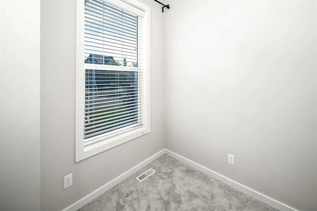 25 Marquis Place SE