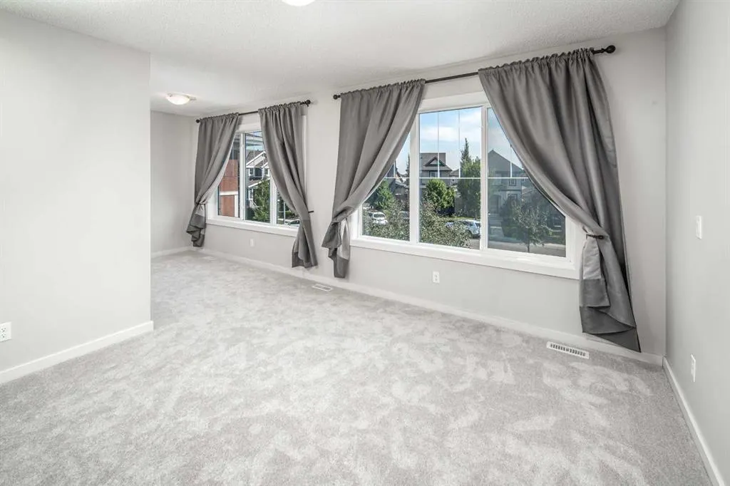 25 Marquis Place SE