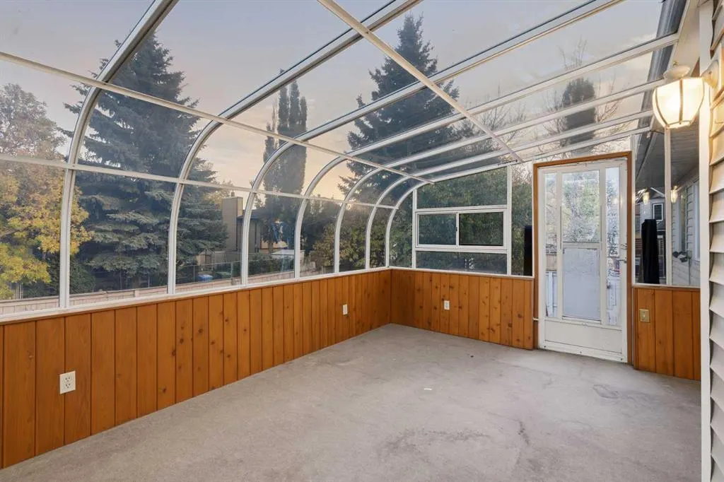 60 Sundown Way SE