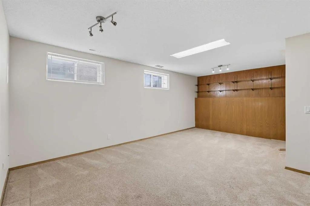 60 Sundown Way SE