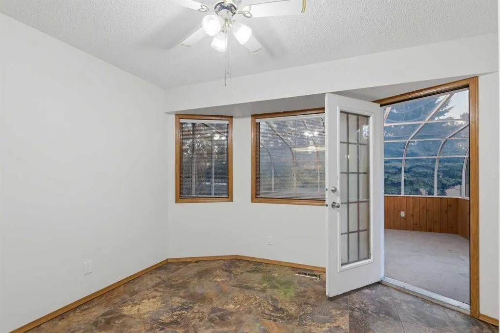 60 Sundown Way SE